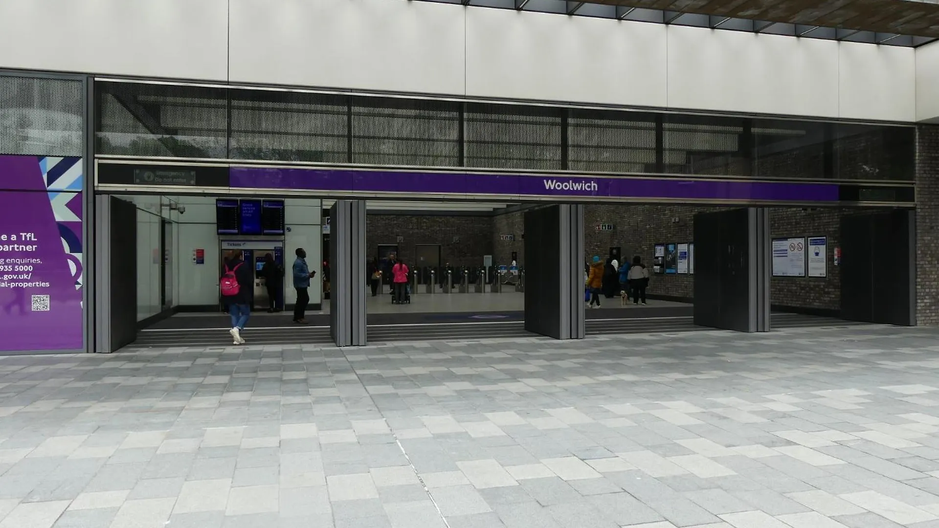 2-Br London Oasis In Woolwich contacts